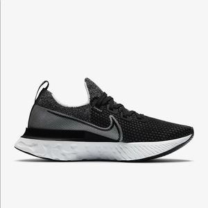 Nike infinity react size 10 NIB